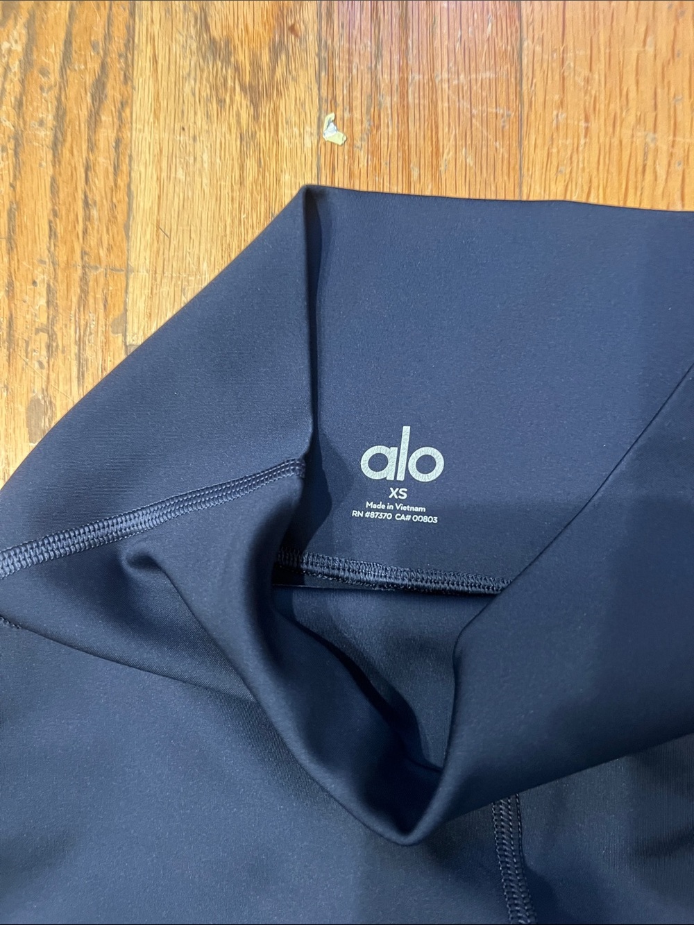 ALO Yoga Navy High-Rise Leggings - Picture 2 of 3